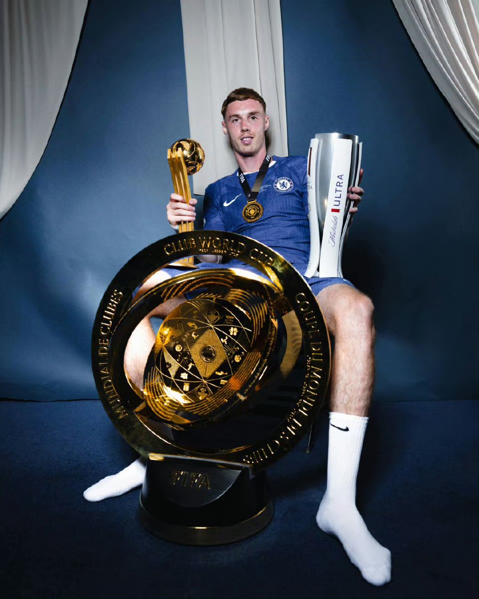 s15全球总决赛-包含赛前体能课后，本菲卡手感冰凉备战葡超，管理层满意，年轻球员得到机会的词条