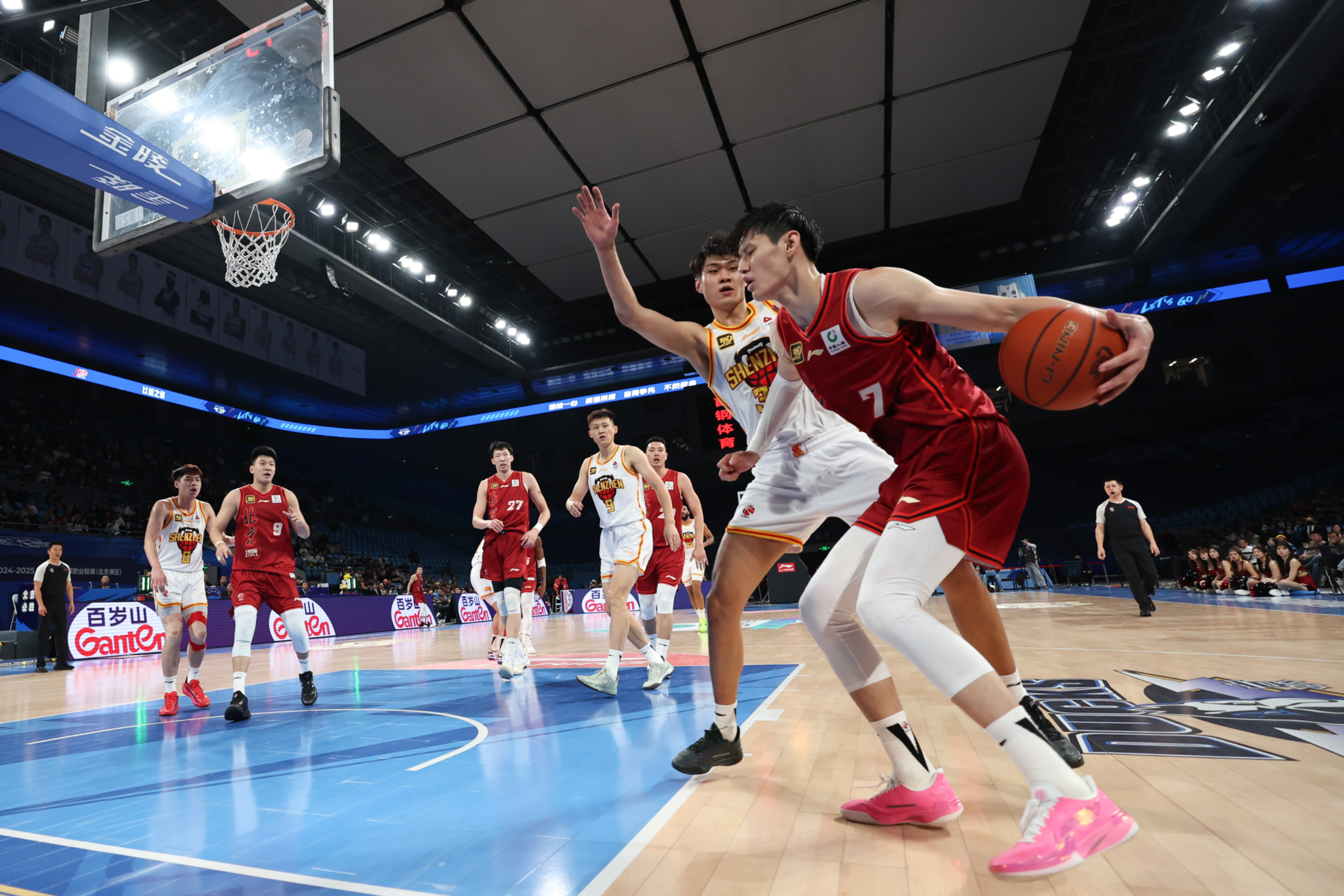 英雄联盟2025总决赛-包含今晚CBA季后赛焦点战；西汉姆完成体检；底气十足；身体对抗强度拉满的词条